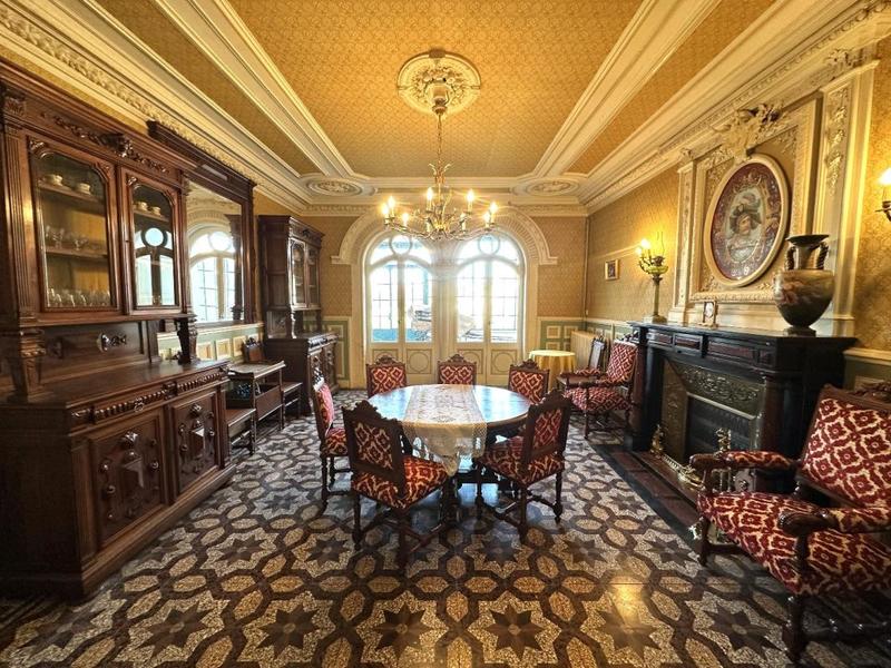 Maison de maîtres - 419 m² - 16 pièces