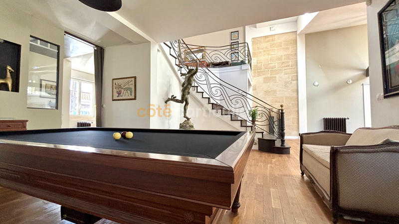 Maison - 305 m² - 7 pièces