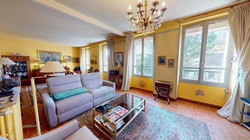 Demeure - 352 m² - 15 pièces