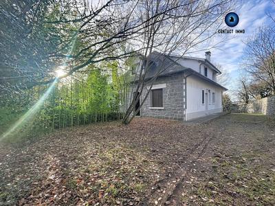 Maison - 227 m² - 9 pièces