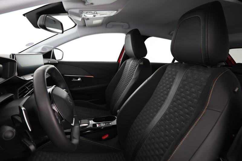 Peugeot 208 1.2 PureTech Roadtrip Eat8 100 ch