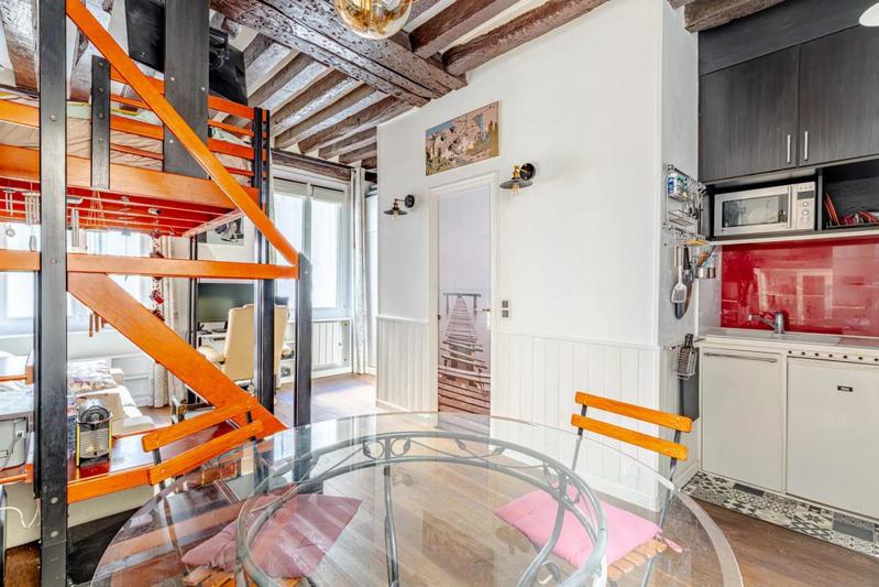 Studio - 25 m² - 1 pièce