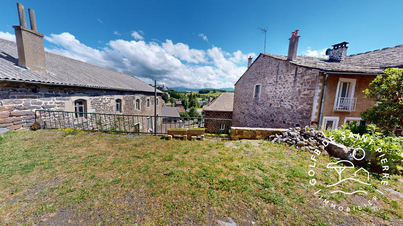 Maison - 110 m² - 9 pièces