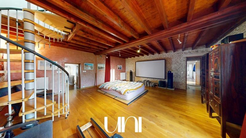 Maison - 228 m² - 7 pièces