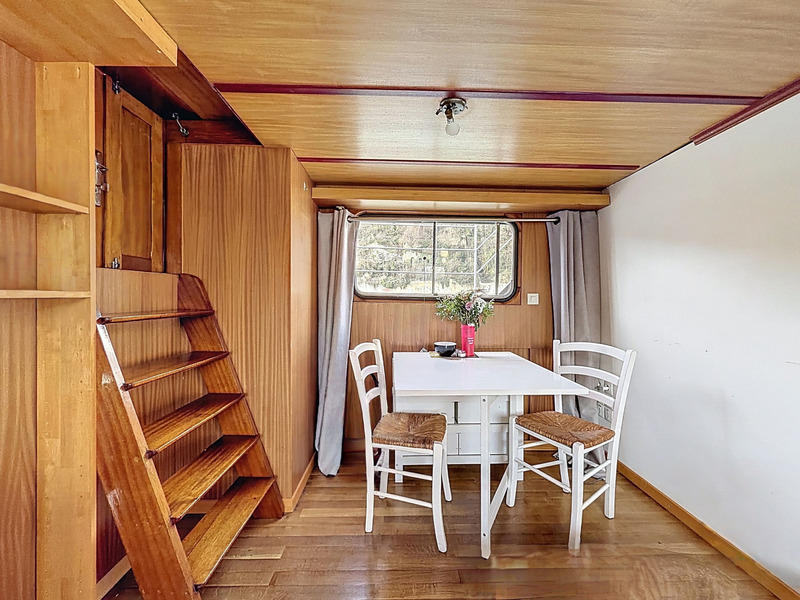 Péniche - 170 m² - 7 pièces