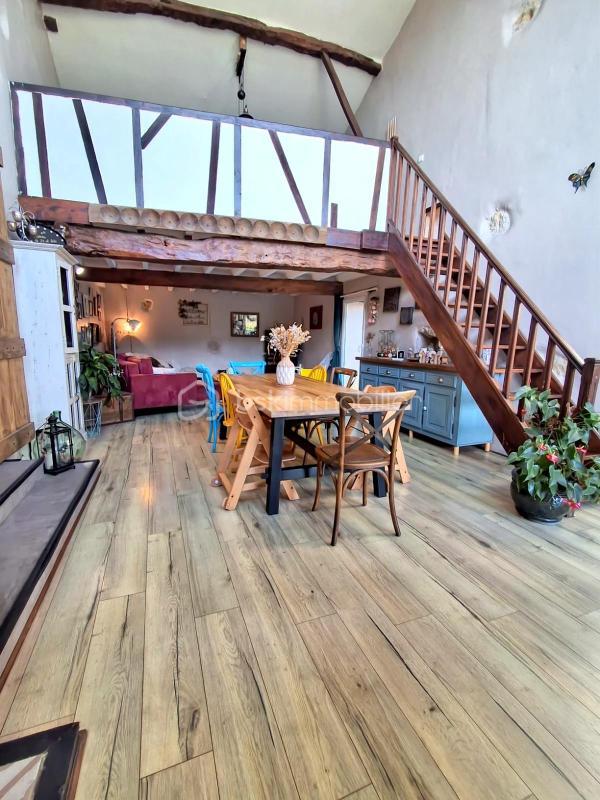 Maison ancienne - 222 m² - 7 pièces