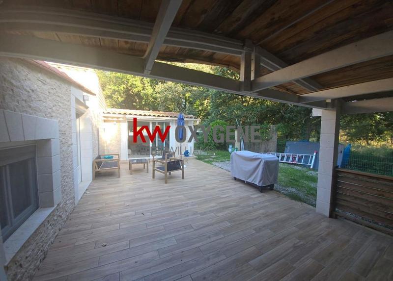 Maison - 250 m² - 7 pièces