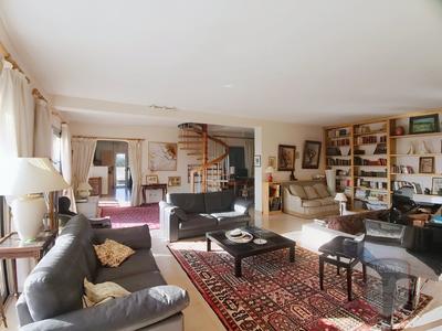 Maison - 180 m² - 5 pièces