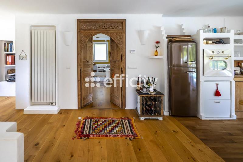 Pavillon - 200 m² - 6 pièces