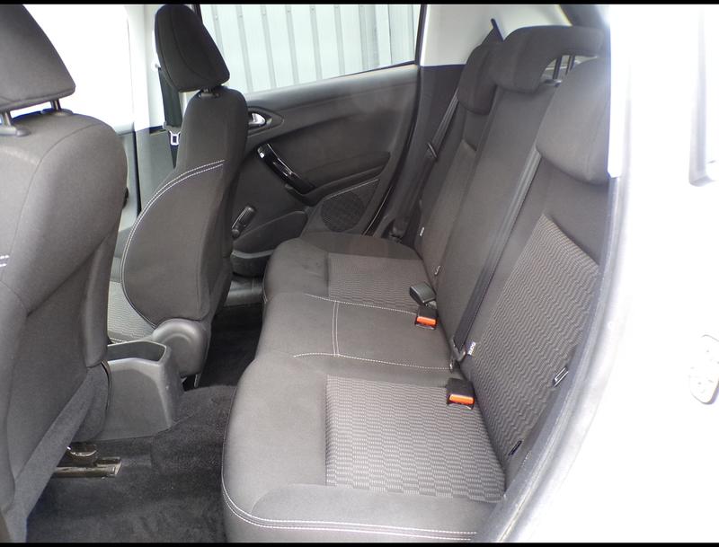 Peugeot 208 Ptech 82 Style Bvm