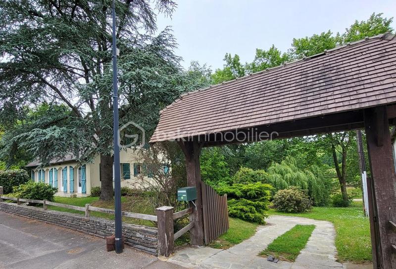 Propriété - 153 m² - 7 pièces