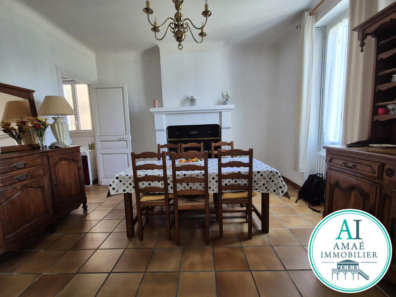 Maison - 225 m² - 10 pièces