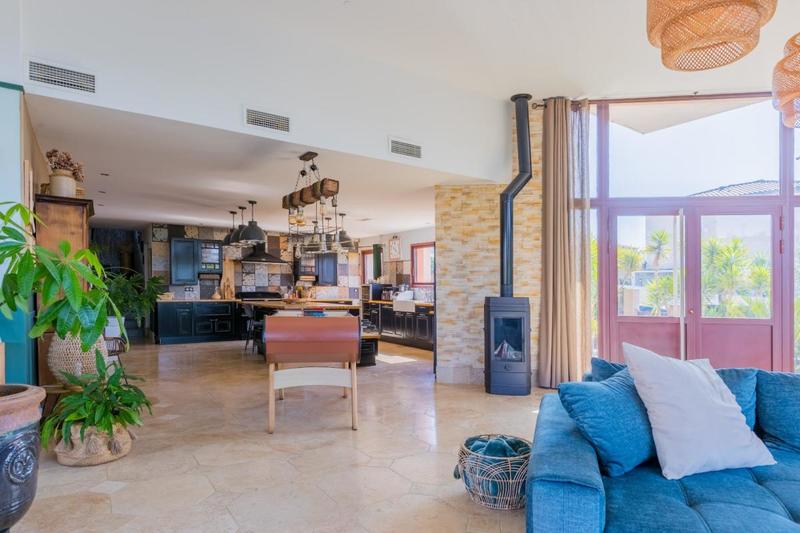 Demeure - 231 m² - 5 pièces