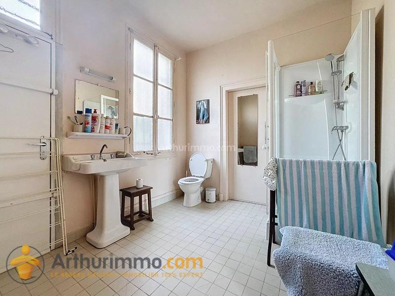 Maison - 230 m² - 10 pièces