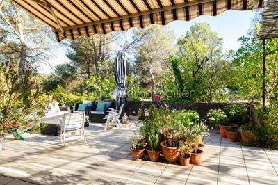 Propriété - 220 m² - 8 pièces