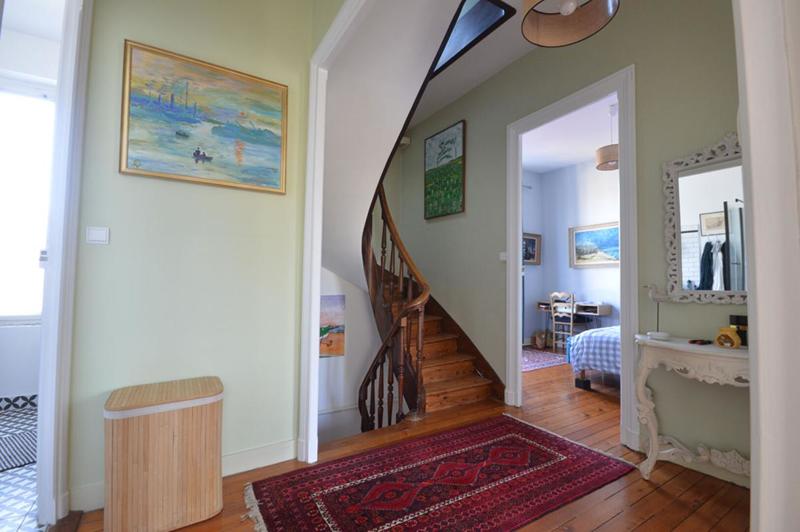 Maison - 181 m² - 9 pièces