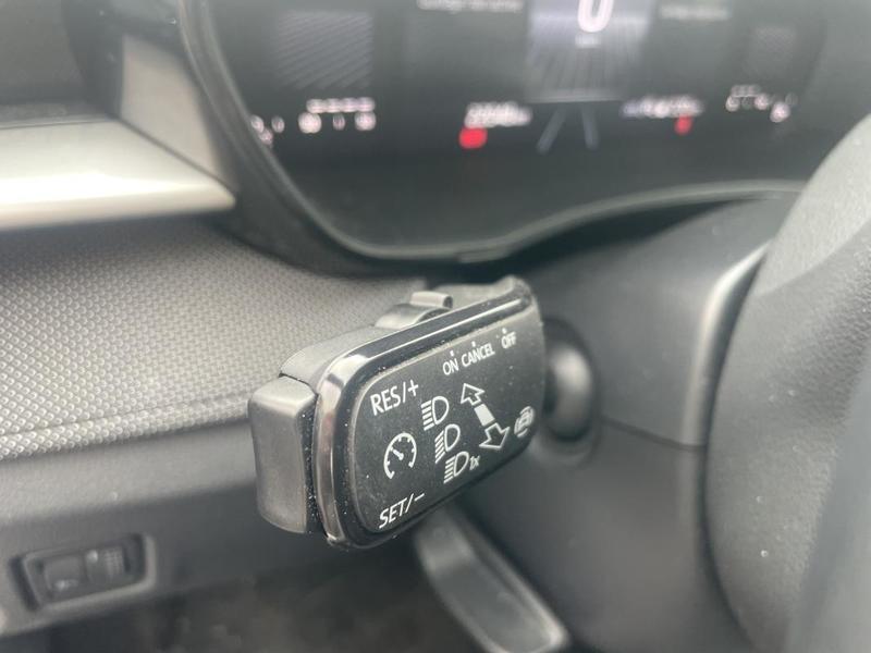 Skoda Fabia Tsi 95 Faible kilomètrage - Garantie Constructeur Disponible de suite Idem Polo, Ibiza Clio 208 Yaris