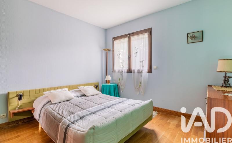 Maison - 247 m² - 10 pièces