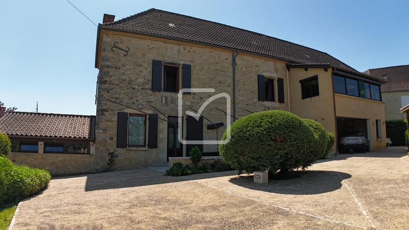 Maison - 199 m² - 10 pièces