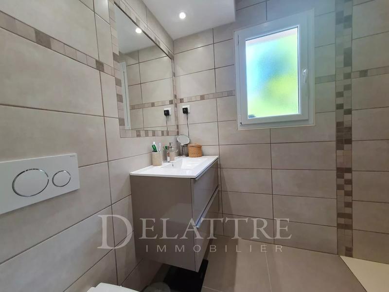 Maison - 180 m² - 8 pièces