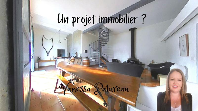 Maison - 402 m² - 16 pièces