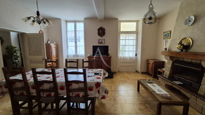 Maison - 142 m² - 8 pièces