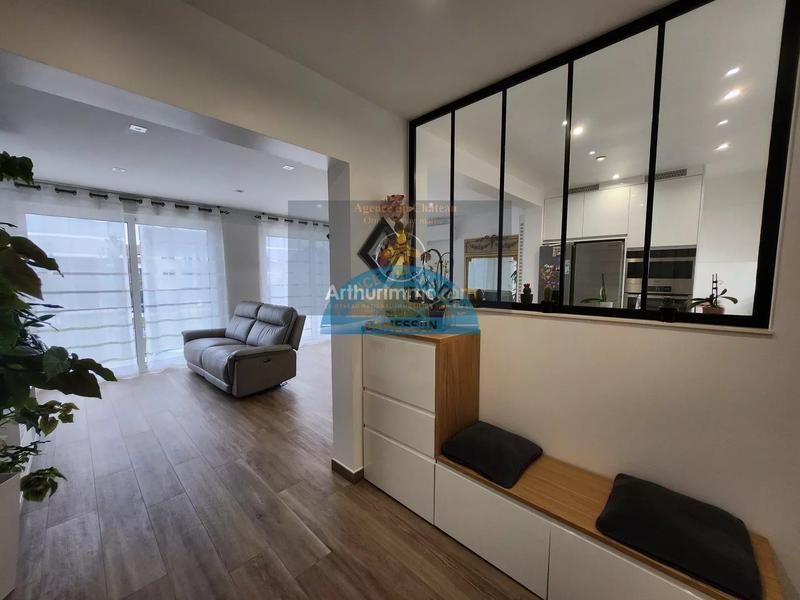 Maison - 233 m² - 11 pièces