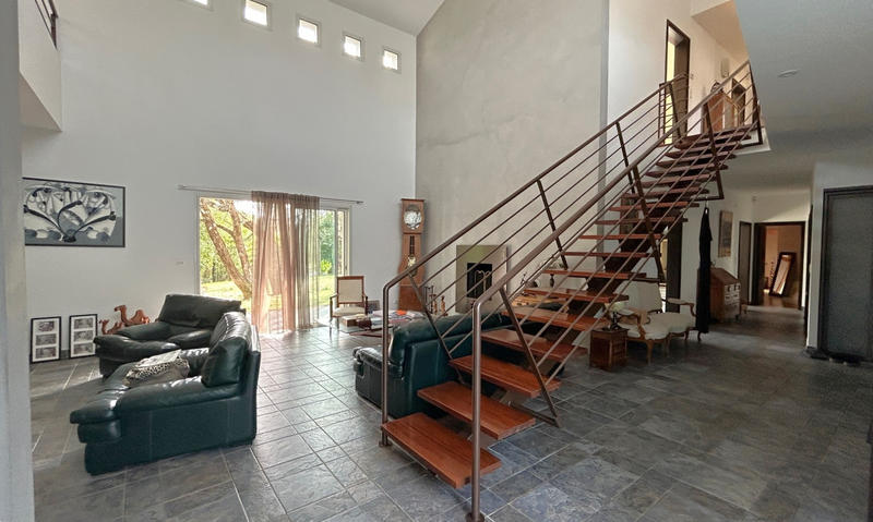 Maison - 286 m² - 7 pièces