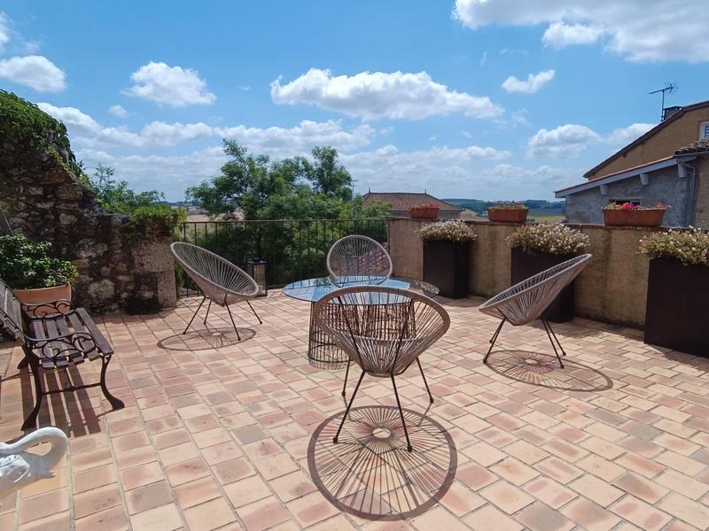 Maison - 251 m² - 10 pièces