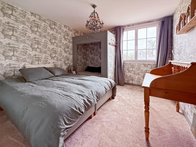 Maison - 215 m² - 8 pièces