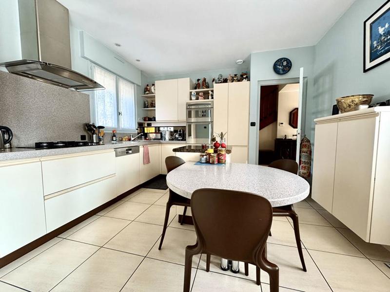 Maison - 434 m² - 7 pièces