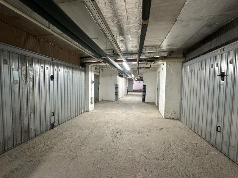Parking / Garage - 430 m²
