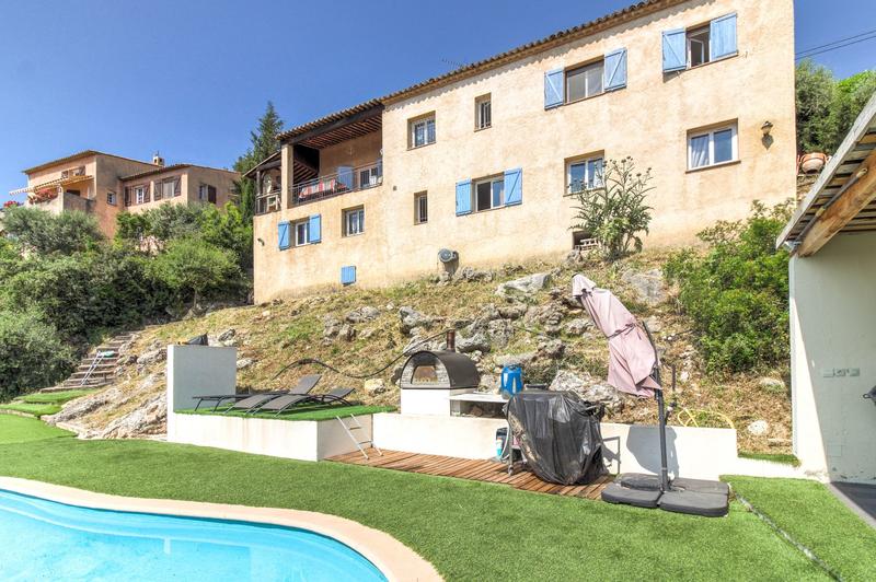 Maison - 193 m² - 7 pièces