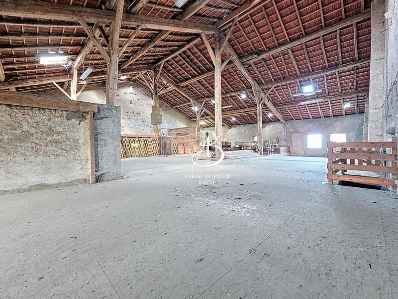 Maison - 331 m² - 12 pièces