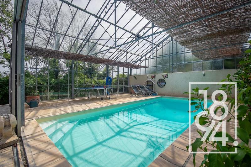 Maison - 397 m² - 7 pièces