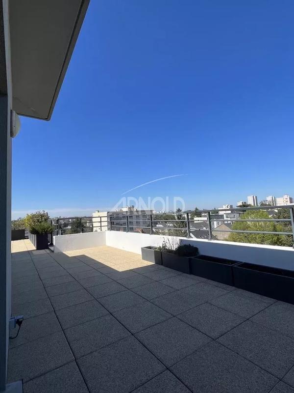 Appartement - 98 m² - 5 pièces