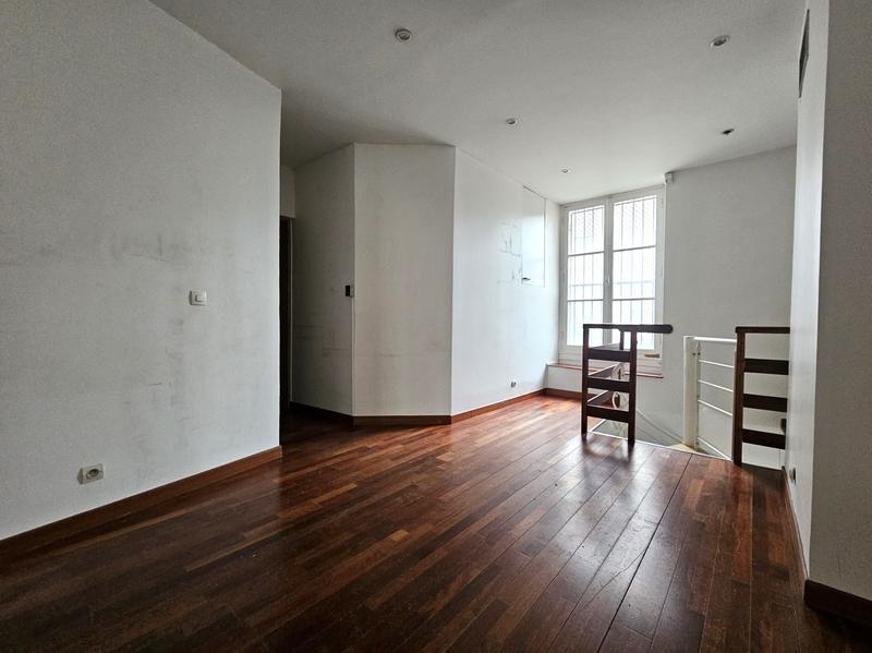 Magasins - 98 m² - 2 pièces