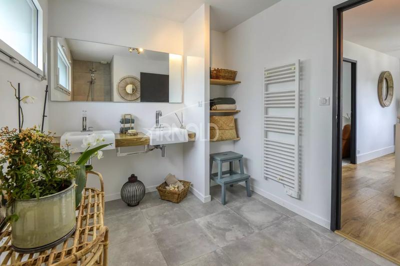 Maison - 191 m² - 8 pièces