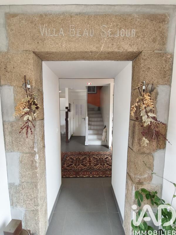 Maison - 180 m² - 10 pièces