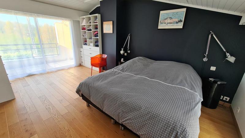 Maison - 252 m² - 9 pièces