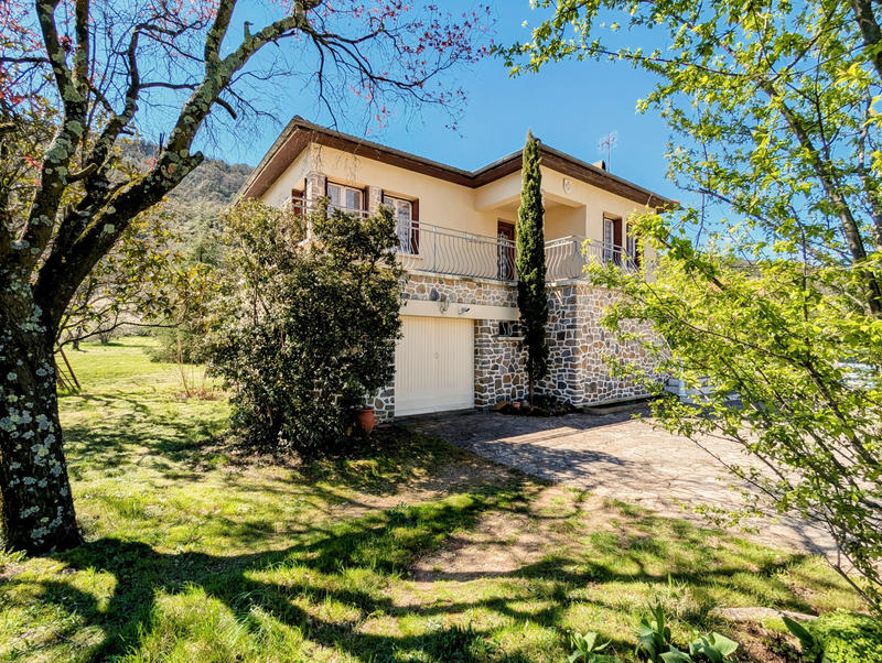 Propriété - 120 m² - 5 pièces