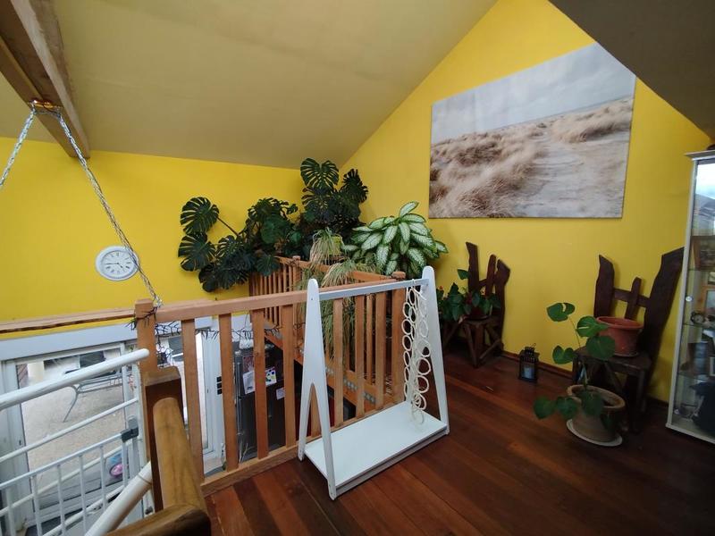 Maison - 242 m² - 6 pièces