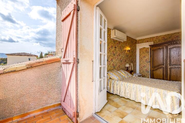 Maison - 200 m² - 6 pièces