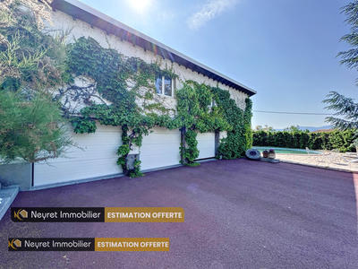 Villa - 225 m² - 8 pièces