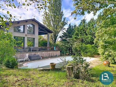 Maison contemporaine - 240 m² - 10 pièces