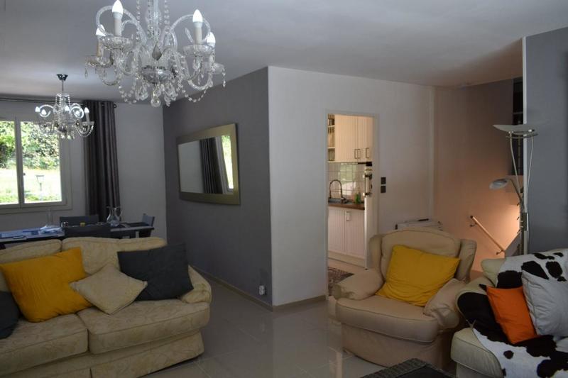 Villa - 152 m² - 11 pièces