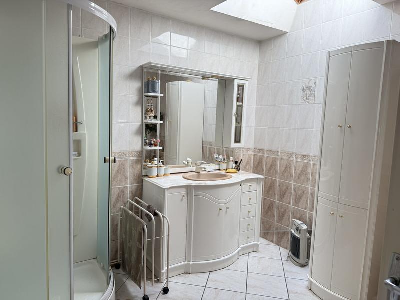 Maison - 338 m² - 11 pièces