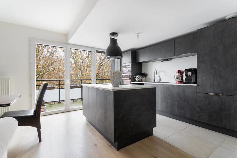 Appartement - 93 m² - 5 pièces