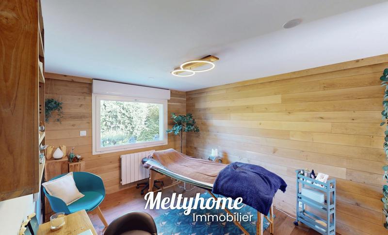 Maison - 195 m² - 10 pièces