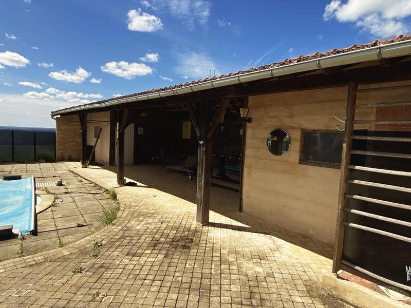 Maison - 180 m² - 5 pièces